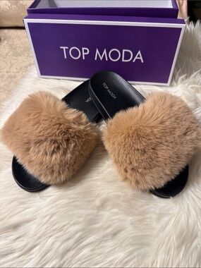Top Moda Women's Faux Fur Slide Sandals in Tan Size 10